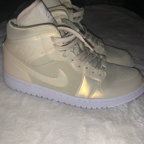 jordan 1 fossil white